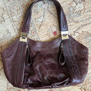B. Makowsky genuine leather croc embossed shoulder bag w/ SHW & magnetic closure